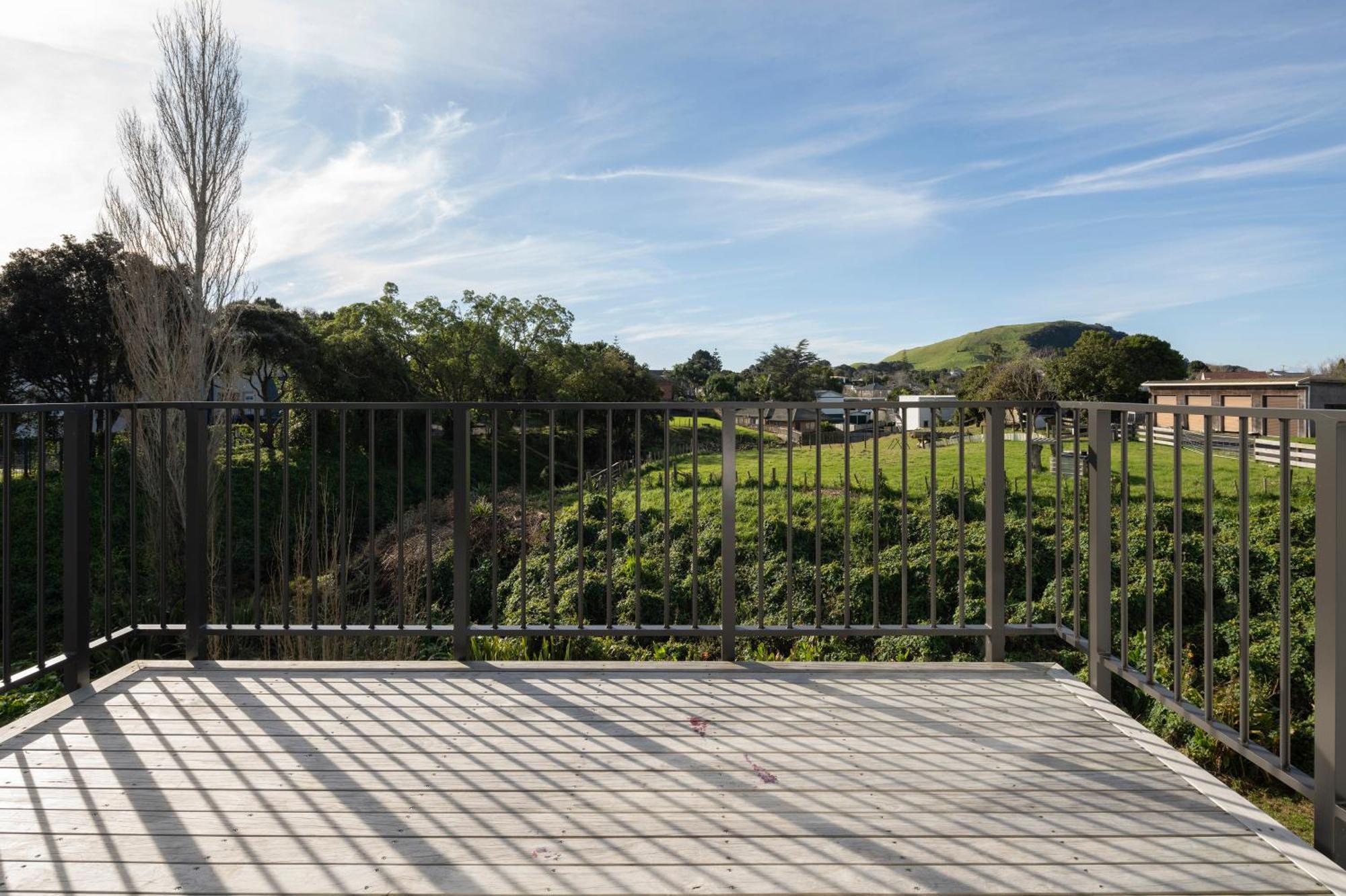 Modern Immaculate Residence In Mount Wellington Окленд Экстерьер фото
