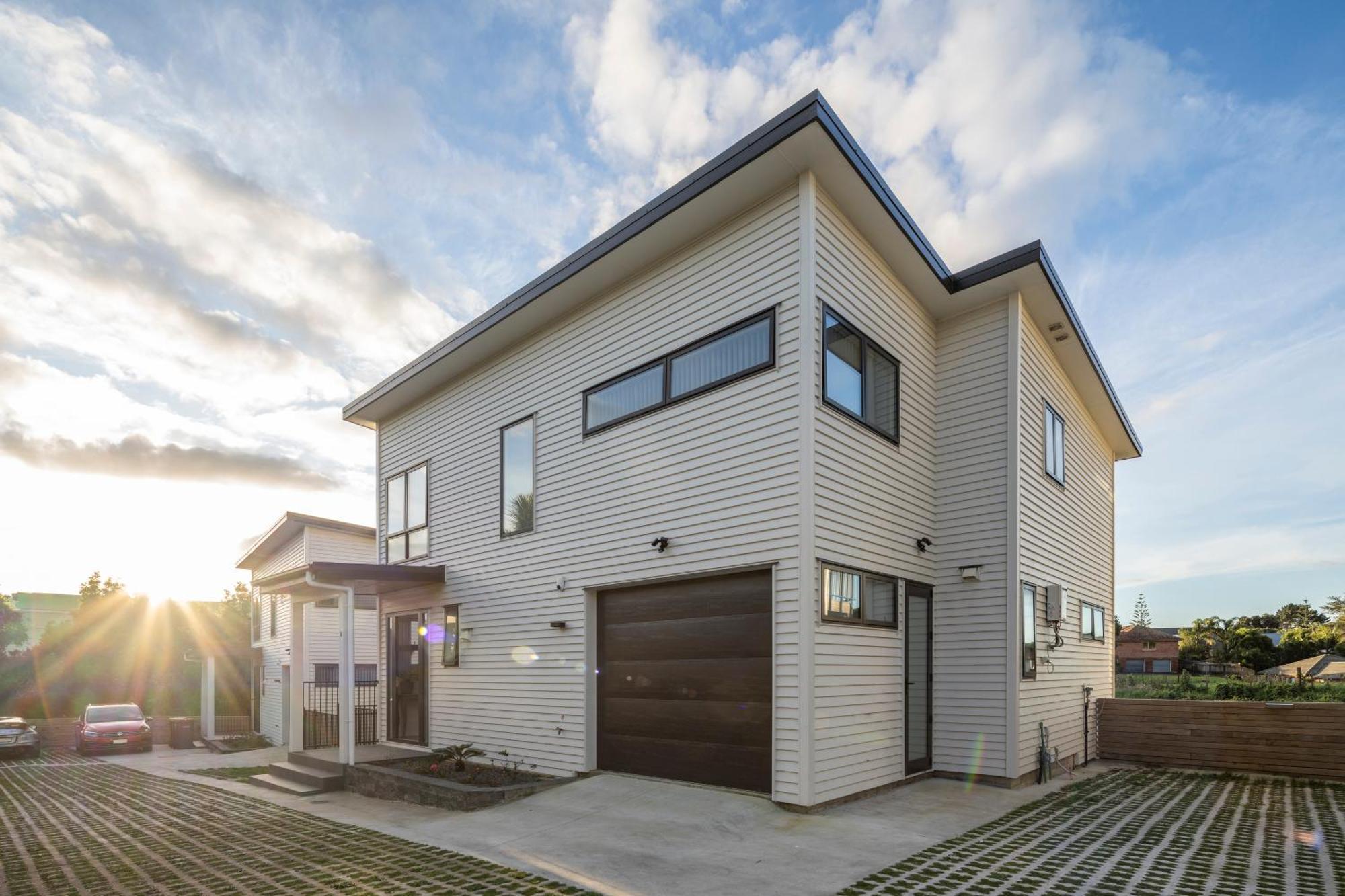 Modern Immaculate Residence In Mount Wellington Окленд Экстерьер фото