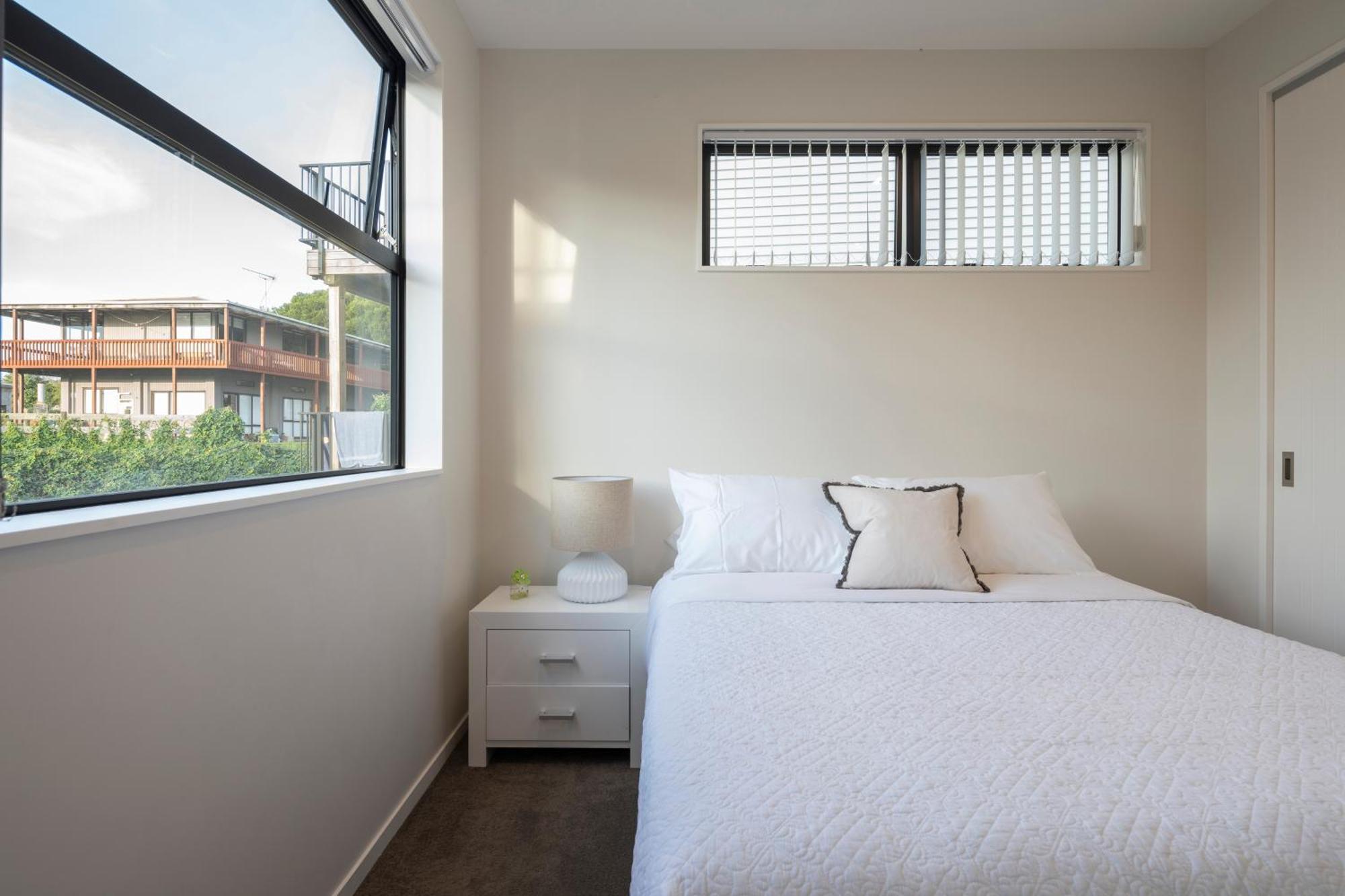 Modern Immaculate Residence In Mount Wellington Окленд Экстерьер фото